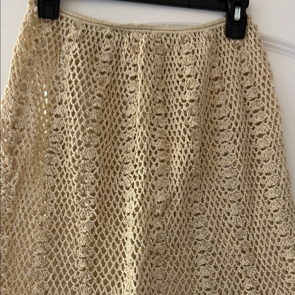 Elegant Cream Crochet A-Line Skirt - Picture 3 of 4